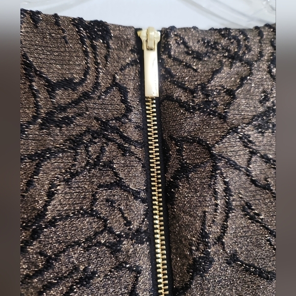 NWT Calvin Klein Brocade Flounce-Hem Sheath Dress 12 Gold Black Metallic Glamour - Picture 7 of 9